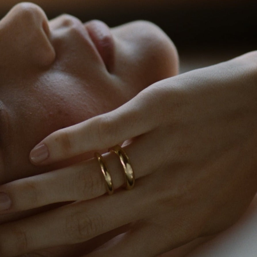 Twin Tusk yellow gold ring, inspired by duality, balance, and the Artigas sisters’ spirit - Gabriela Artigas