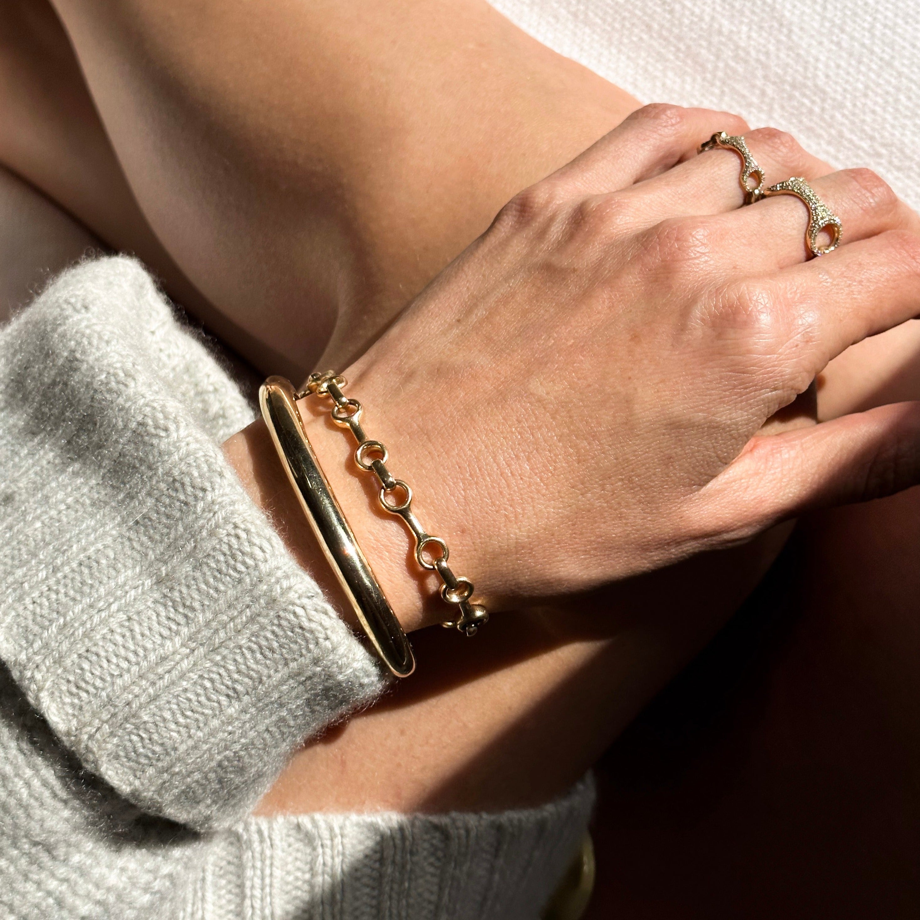 Stylish Double Beam Chain Bracelet in 15mm and 20mm with signature Tusk Clasp, 14K Yellow Gold - Gabriela Artigas