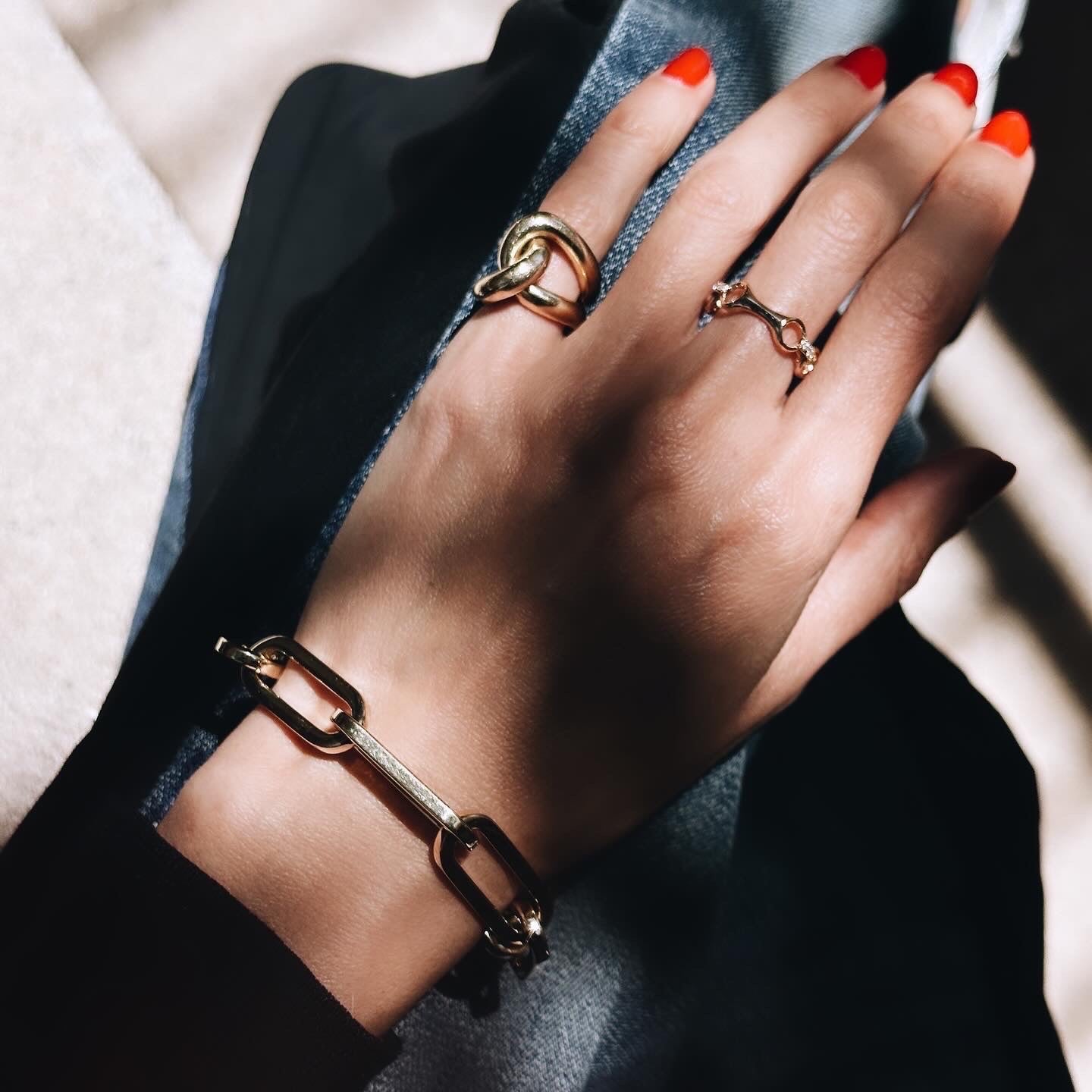 classic link ring with A modern twist designin yellow gold plating - Gabriela Artigas