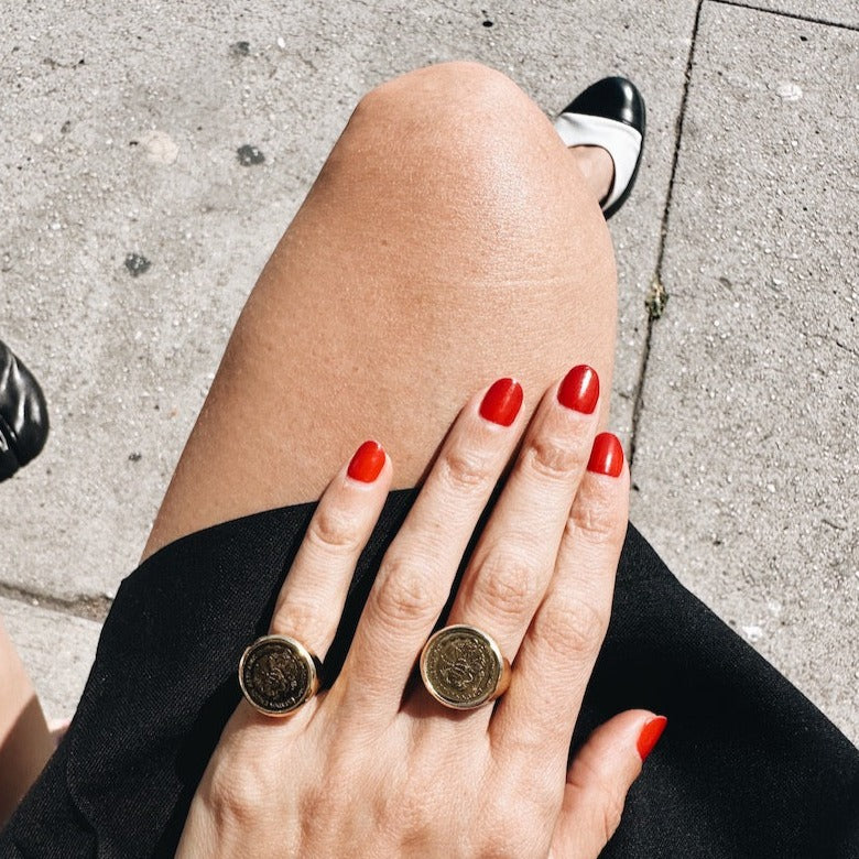 Yellow gold signet ring featuring a vintage Mexican coin - Gabriela Artigas