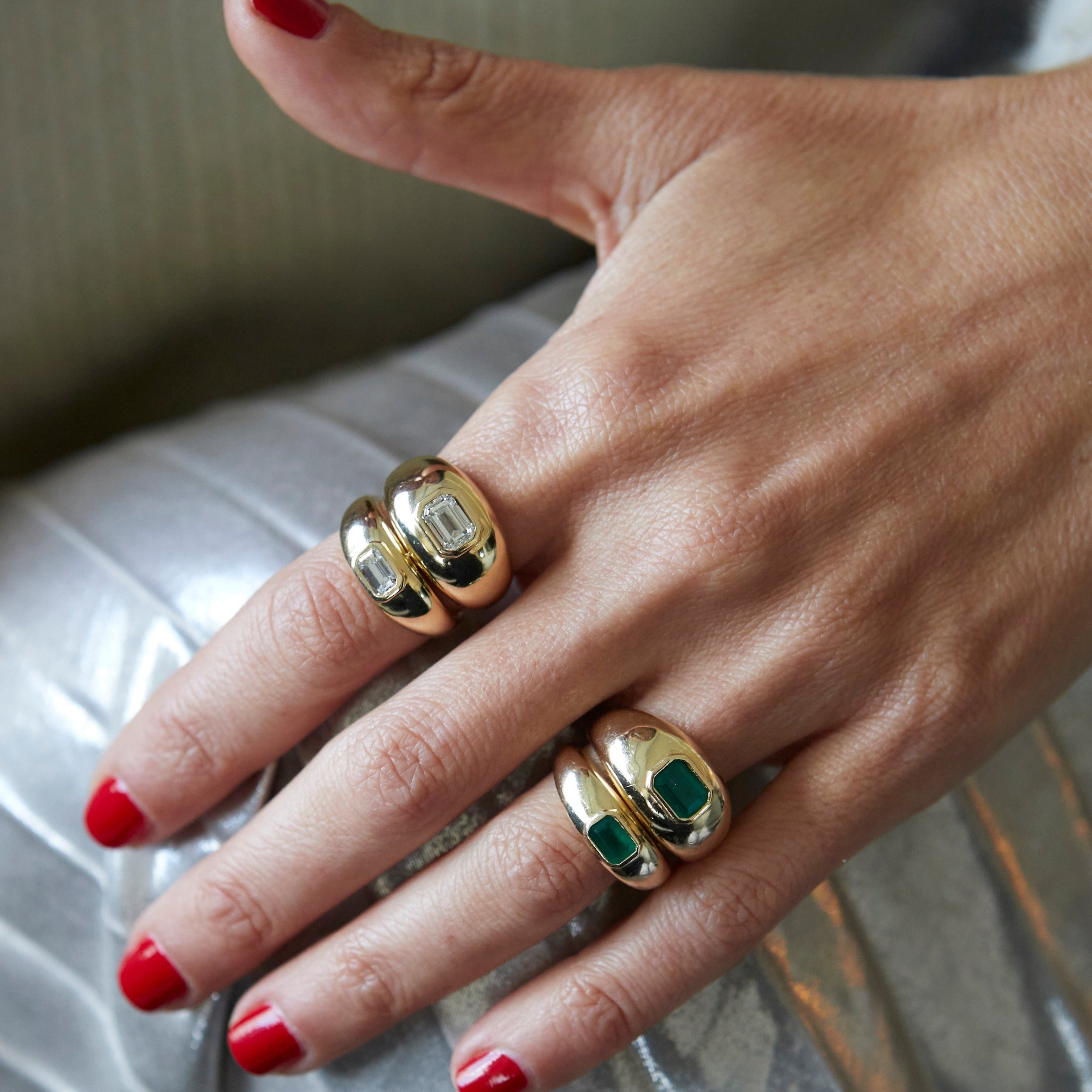 Double balloon ring featuring emerald-cut diamonds in a stunning with white and green diamonds - Gabriela Artigas