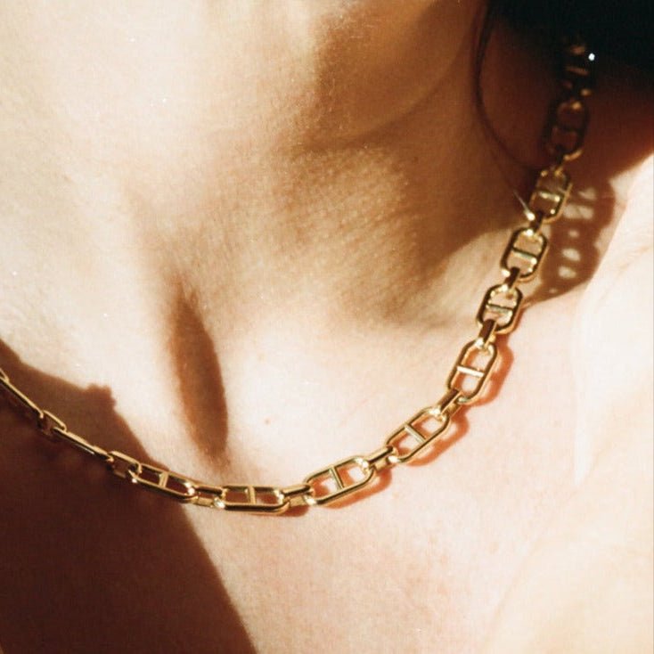 Stirrup Chain Necklace with Tusk Clasp
